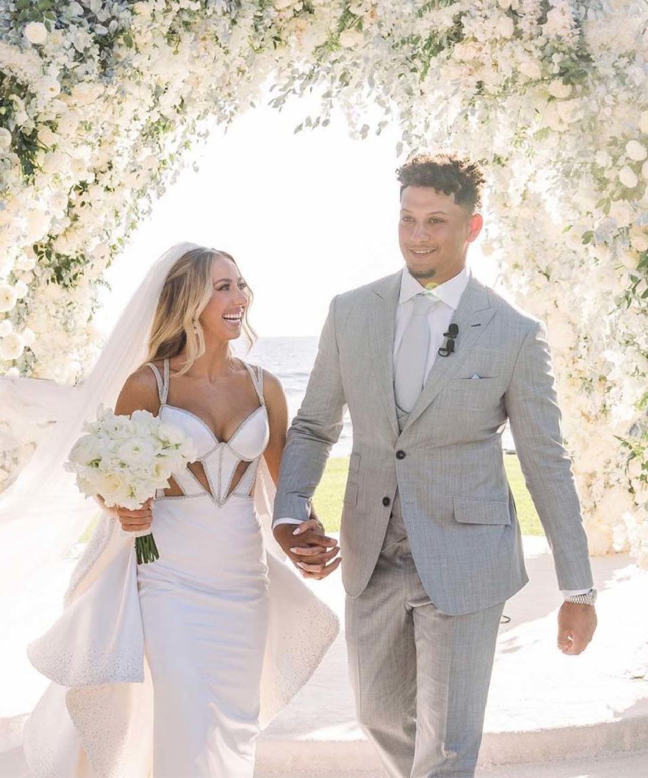 Patrick Mahomes Officially Ties The Knot With Fiancé Brittany Matthews ...