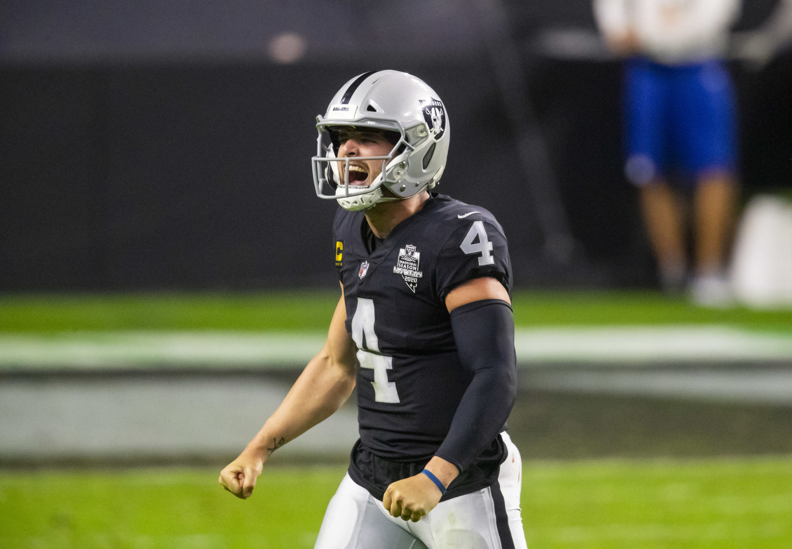 Las Vegas Raiders sign QB Derek Carr to reported $121.5m three