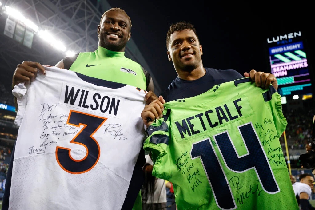 DK Metcalf Writes An Awesome Message On Jersey Swapped With Russell Wilson  - Daily Snark