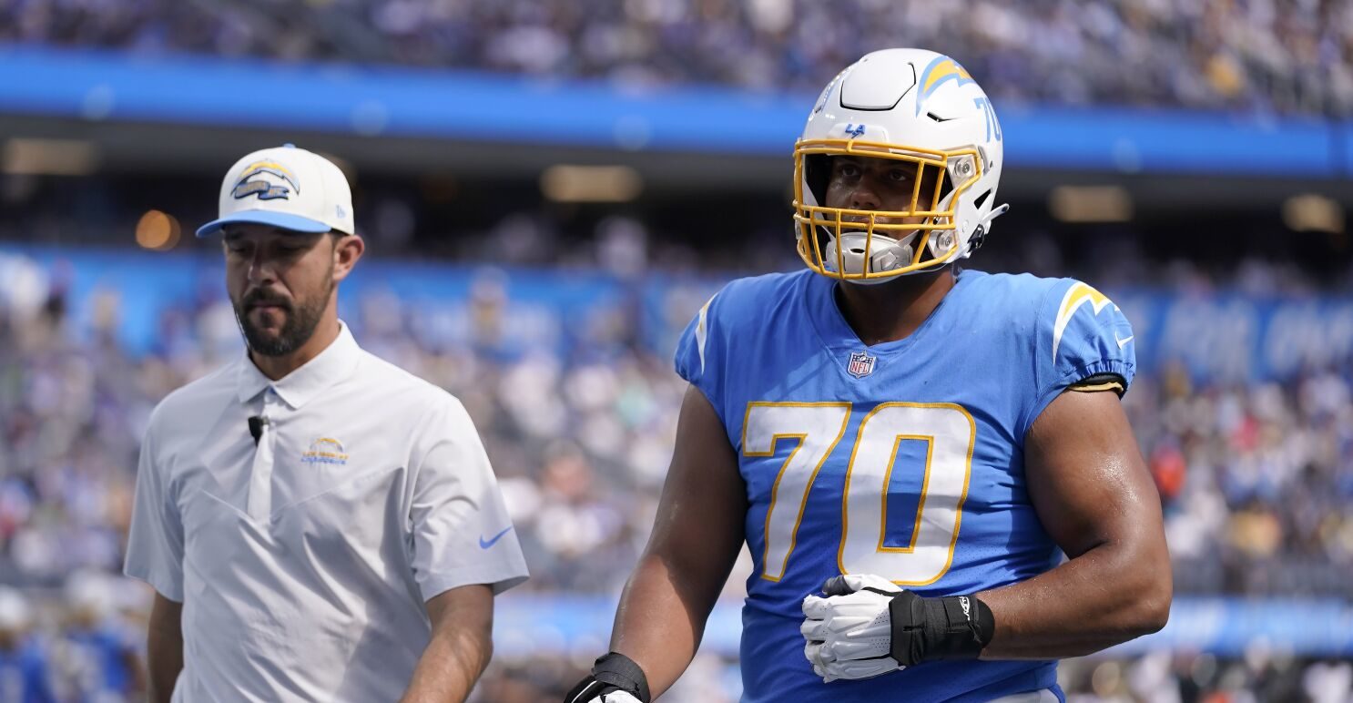 Talking about the 2022 season with Chargers tackle Rashawn Slater