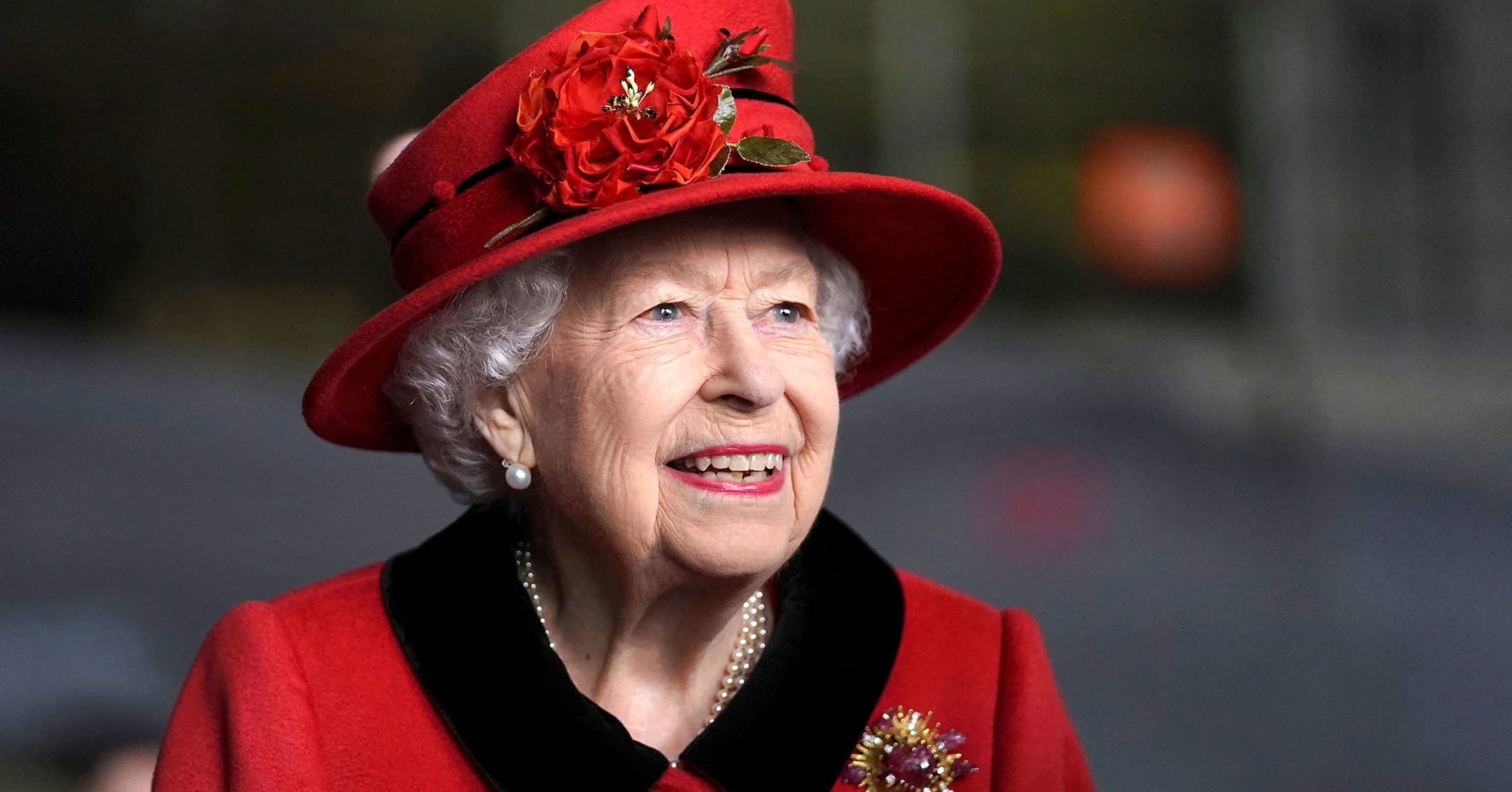 NFL holds moment of silence for Queen Elizabeth II during Rams-Bills season  opener