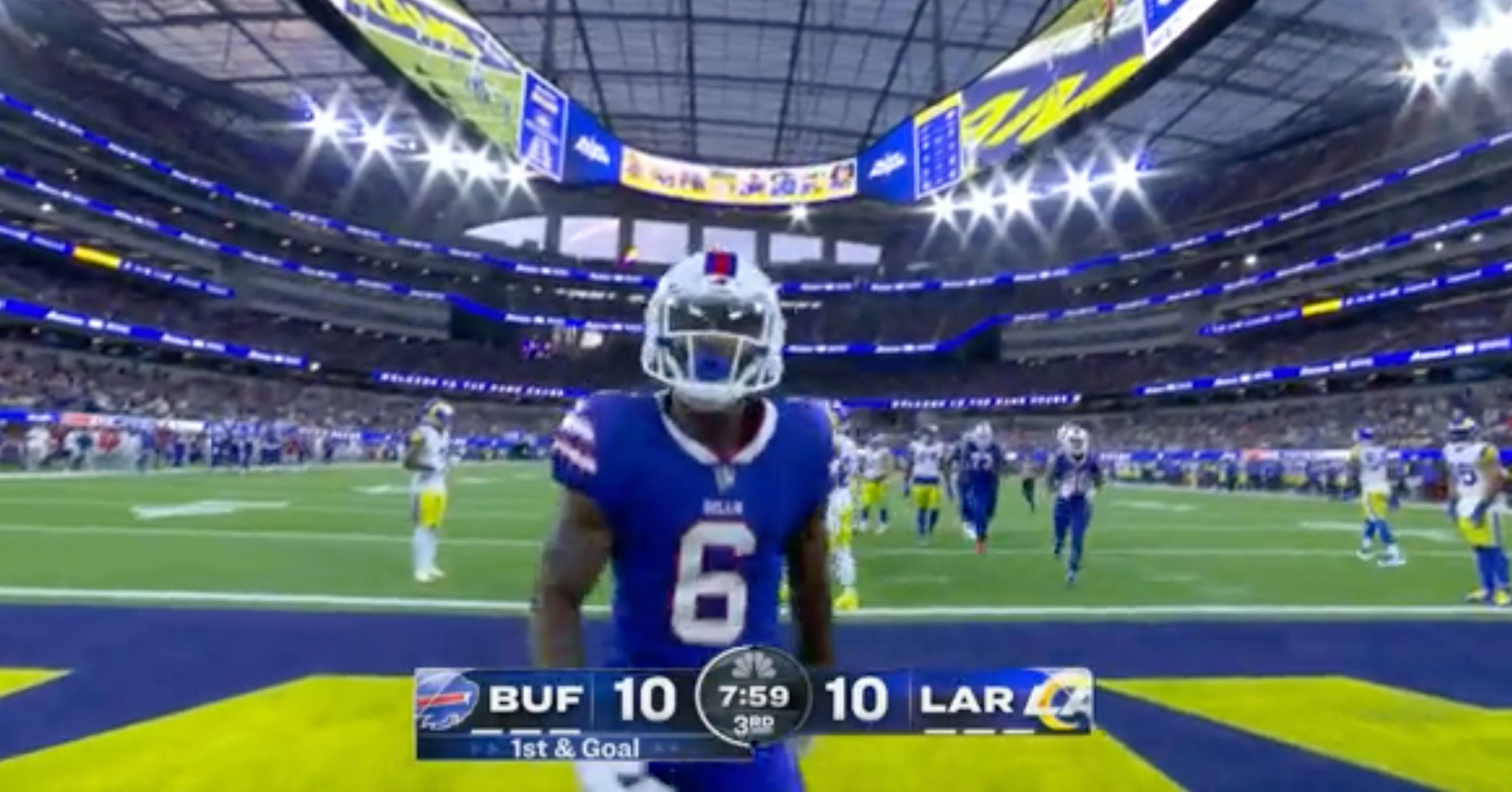 Bills player stages gender reveal for sister after 1st touchdown of season