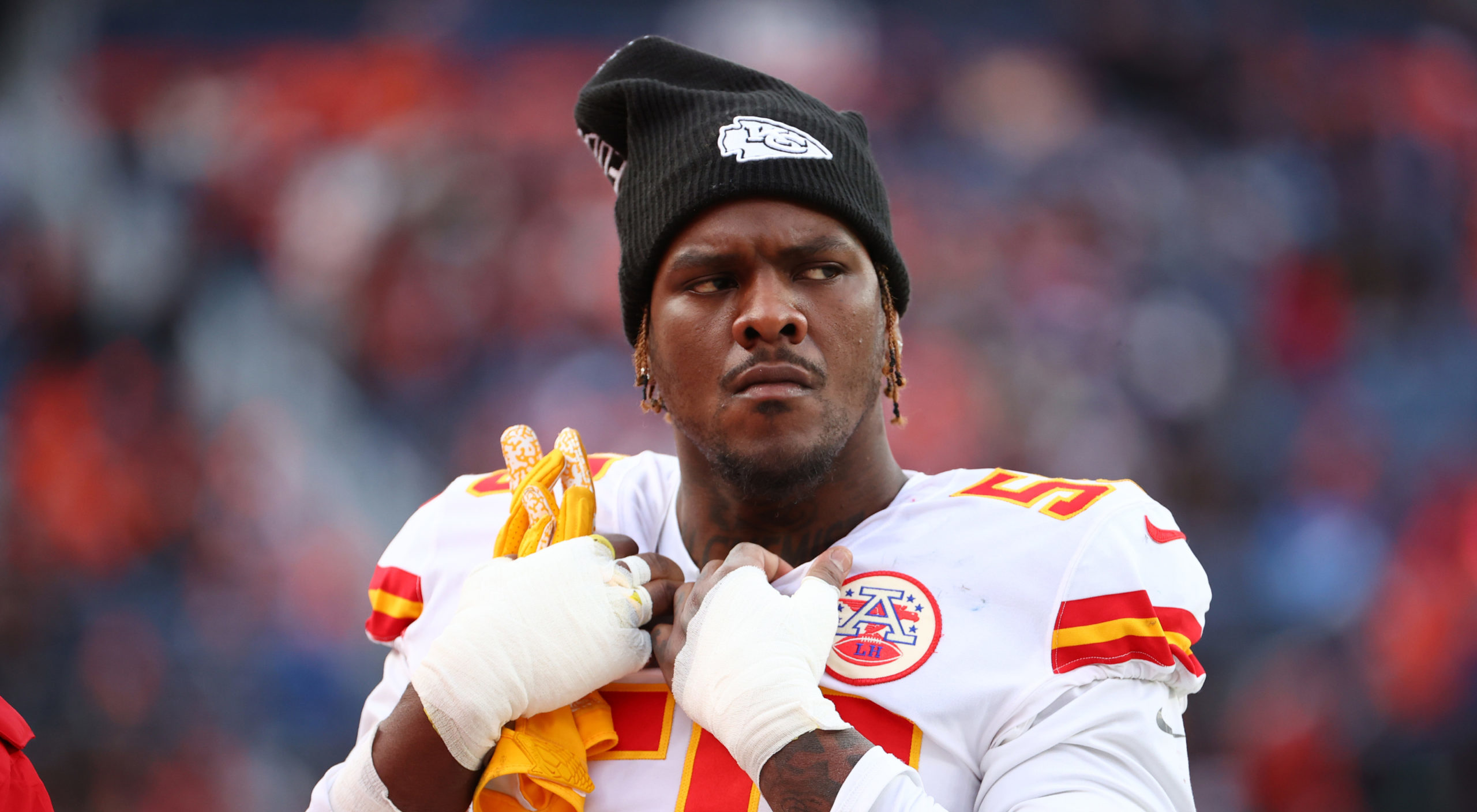 Chiefs' Clark suspended 2 games for 2021 weapons arrests