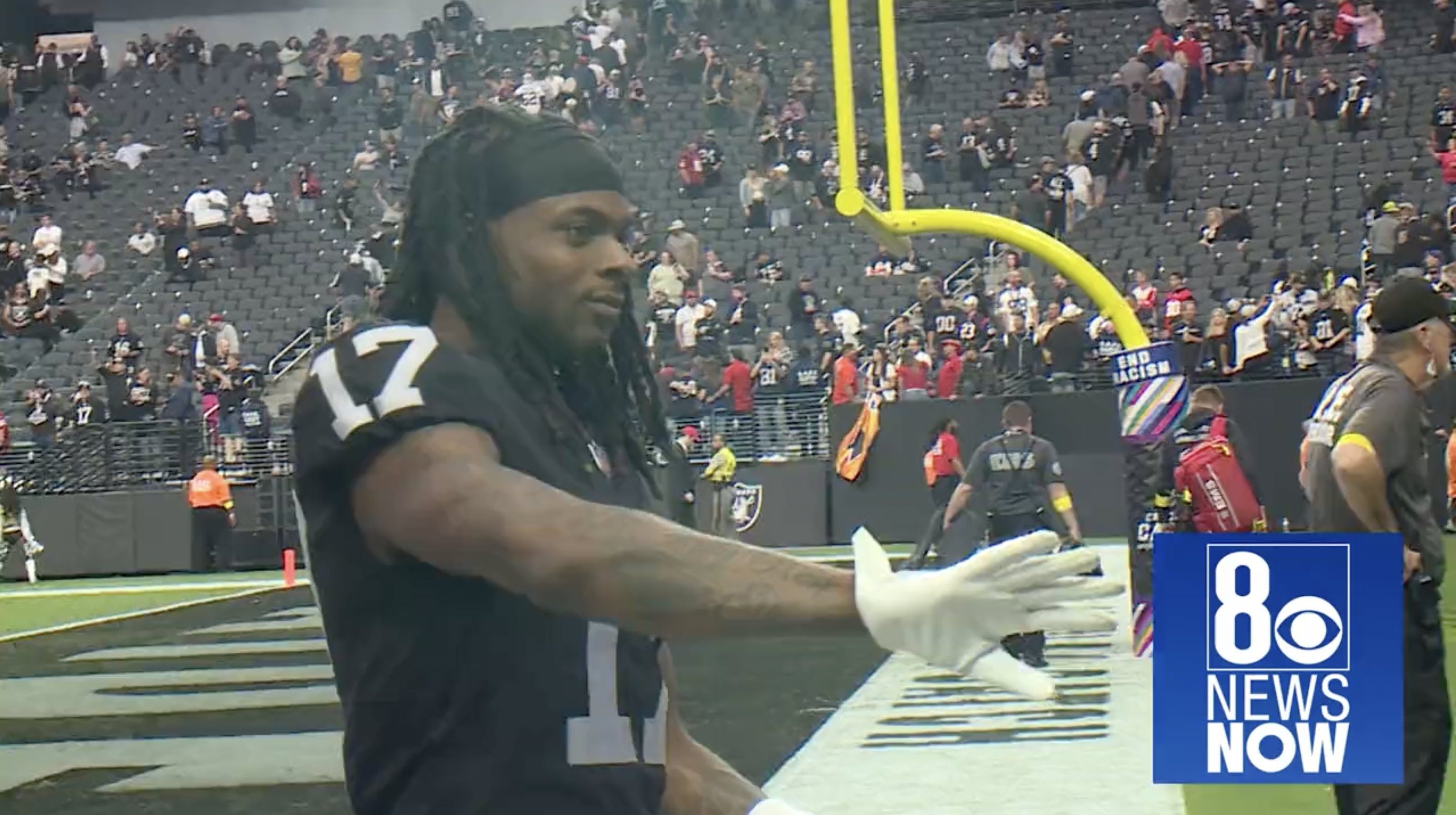 Davante Adams shoves cameraman while leaving field after Raiders 'Monday  Night Football' loss to Chiefs