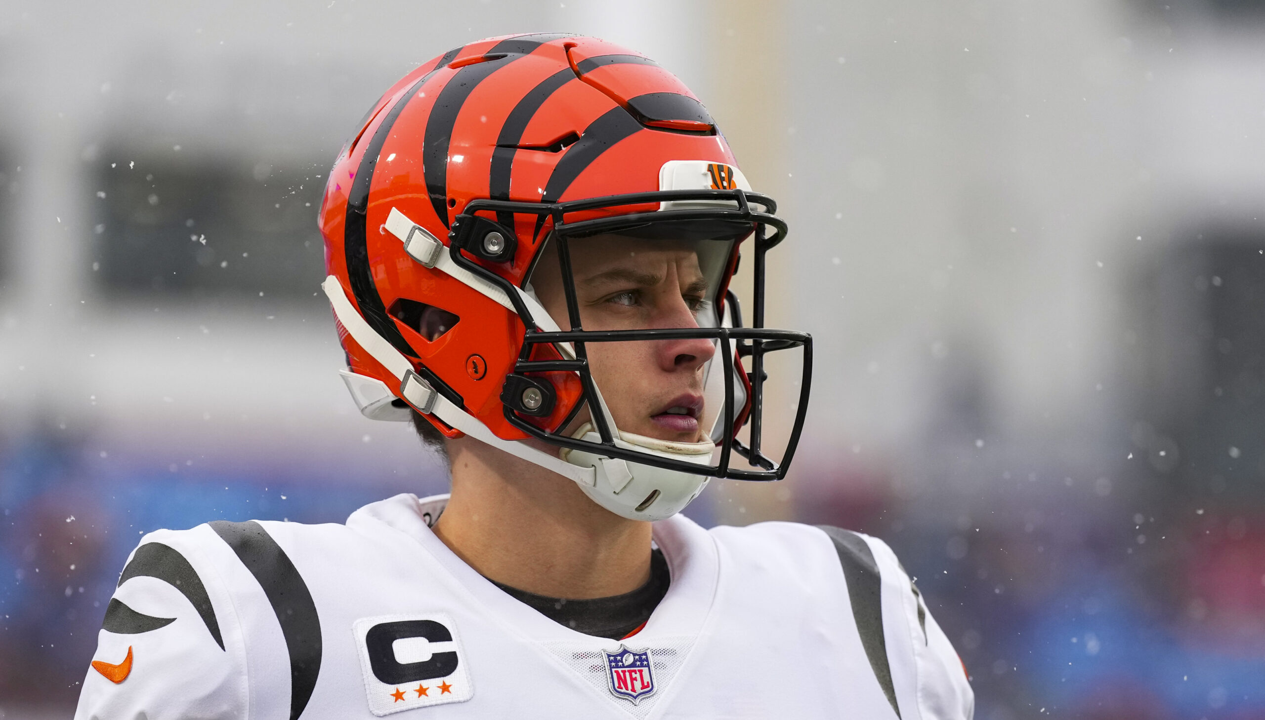 Joe Burrow switches to the new quarterback-specific helmet from