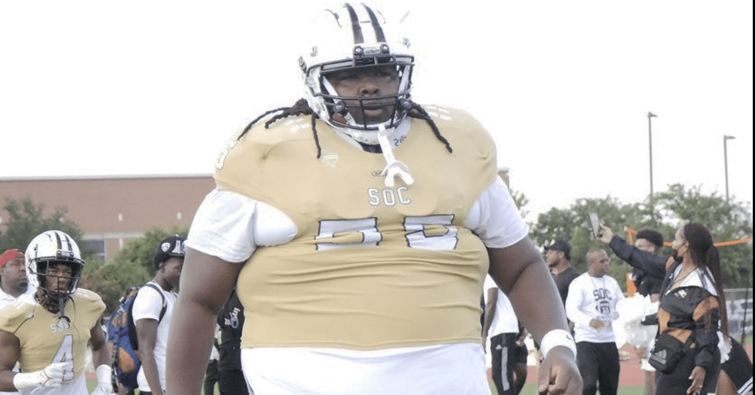 TCU's 455-pound offensive lineman from South Oak Cliff goes viral