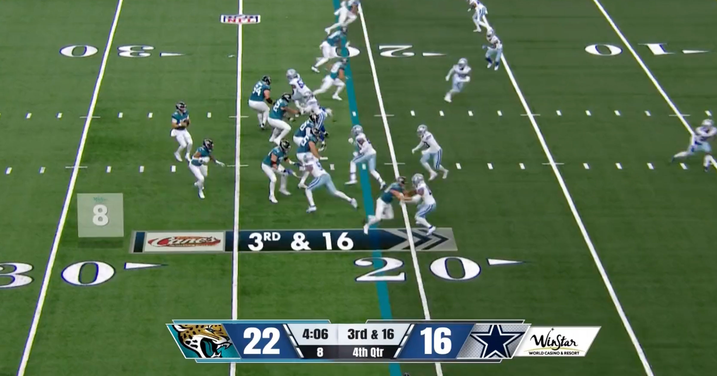 Jaguars 3rd-string QB Nathan Rourke breaks 4 tackles in play of