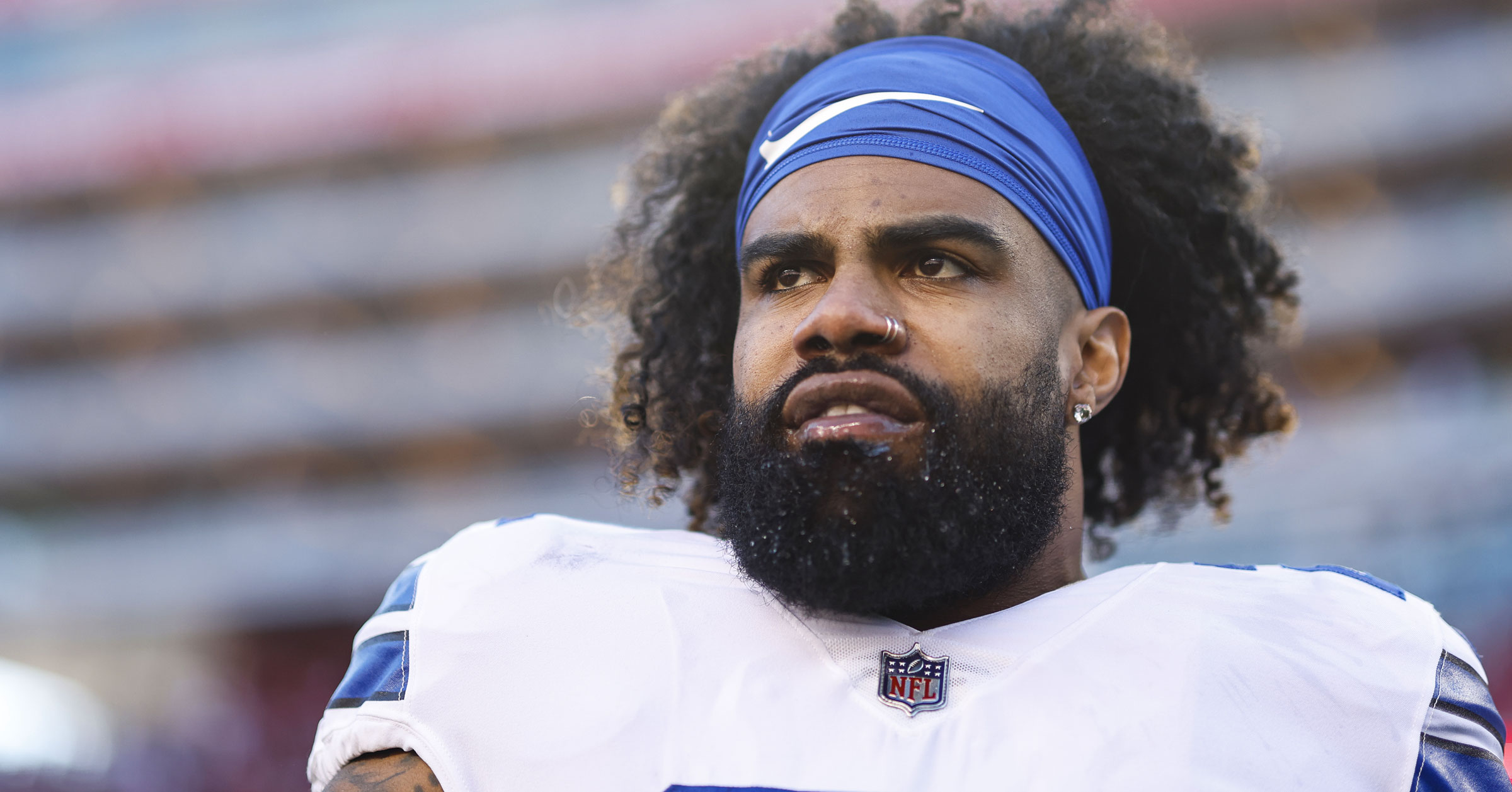 Patriots signing Ezekiel Elliott to 1-year deal up to $6M