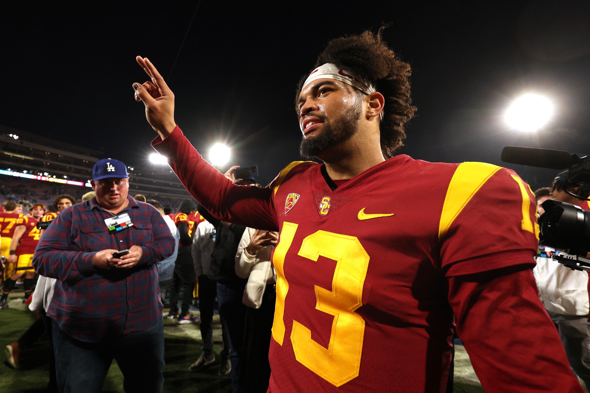 Caleb Williams' father hints star QB could return to USC in 2024 if NFL  Draft is 'not a good situation' 