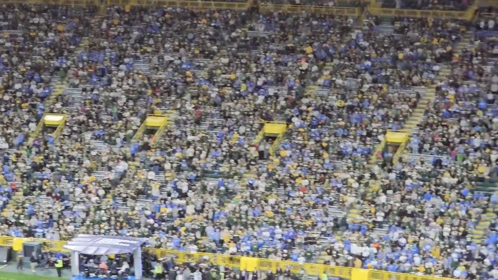 Detroit Lions fans completely take over Lambeau Field after beating Packers