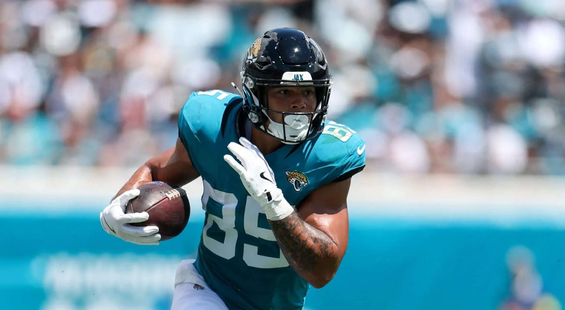 Jaguars Sign TE Brenton Strange To A Three-Year Contract Worth Up To $48 Million - Daily Snark