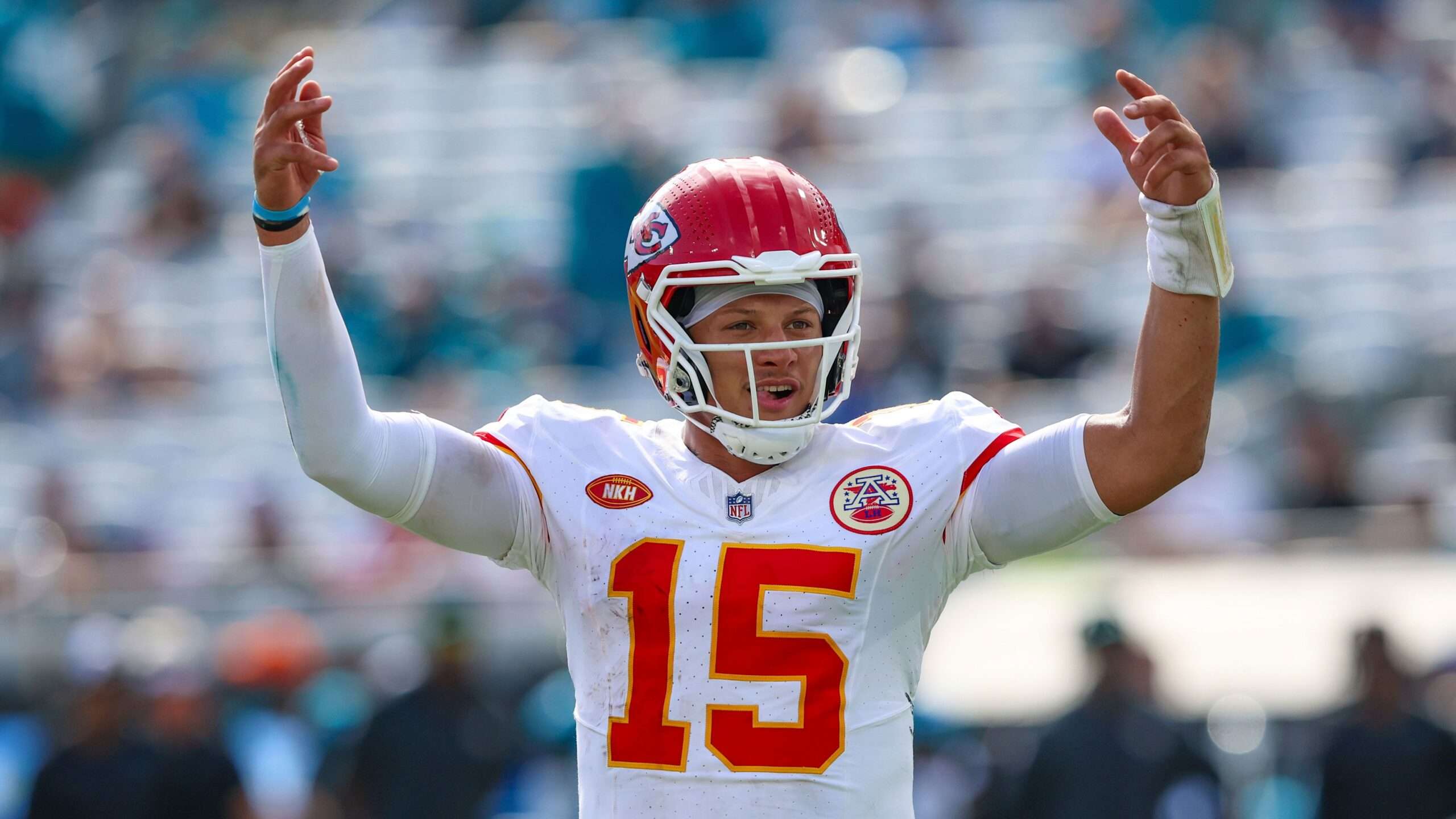 Patrick Mahomes Set To Make Over $500 Million After Chiefs Reworked His Contract - Daily Snark