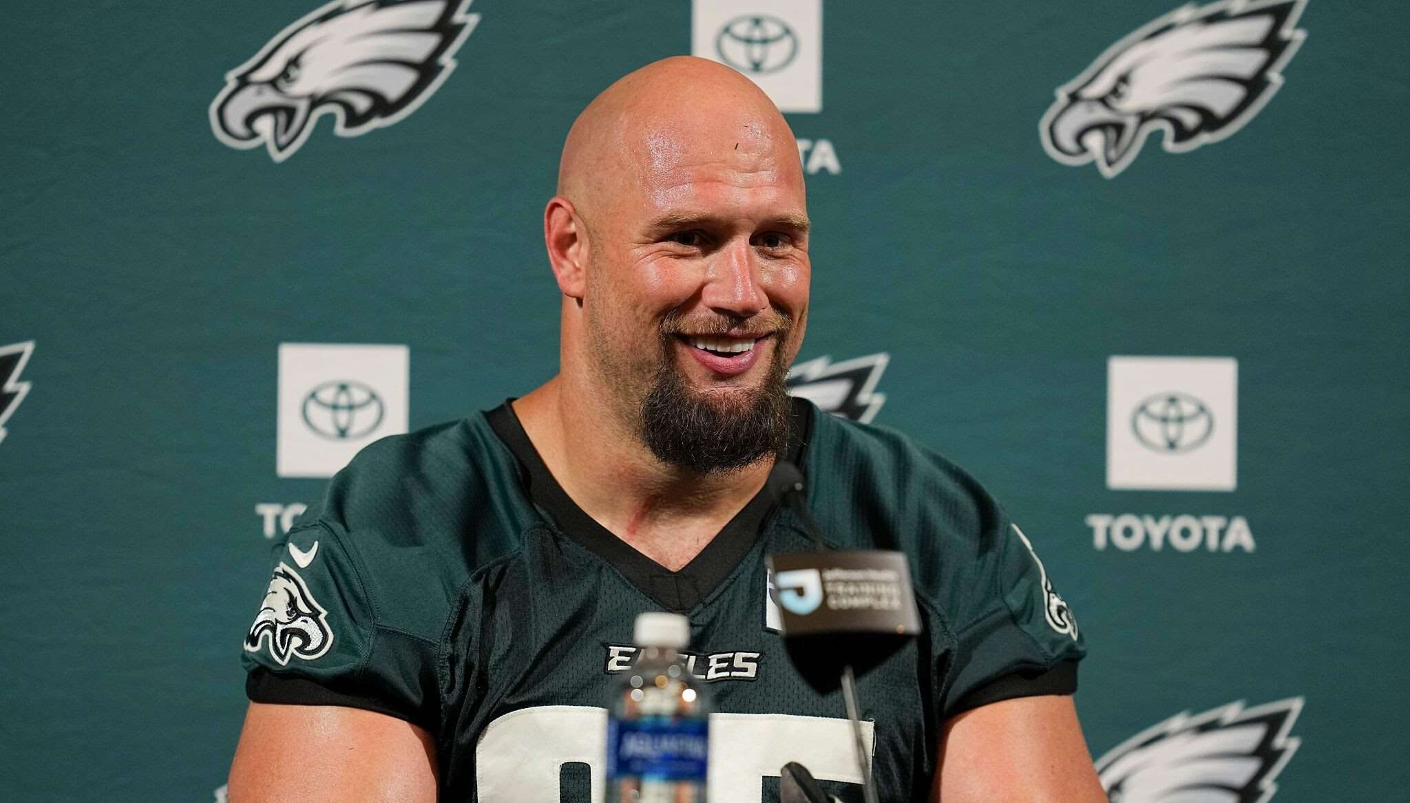 Eagles RT Lane Johnson Says 2026 Will Be His Last Season In The NFL - Daily Snark