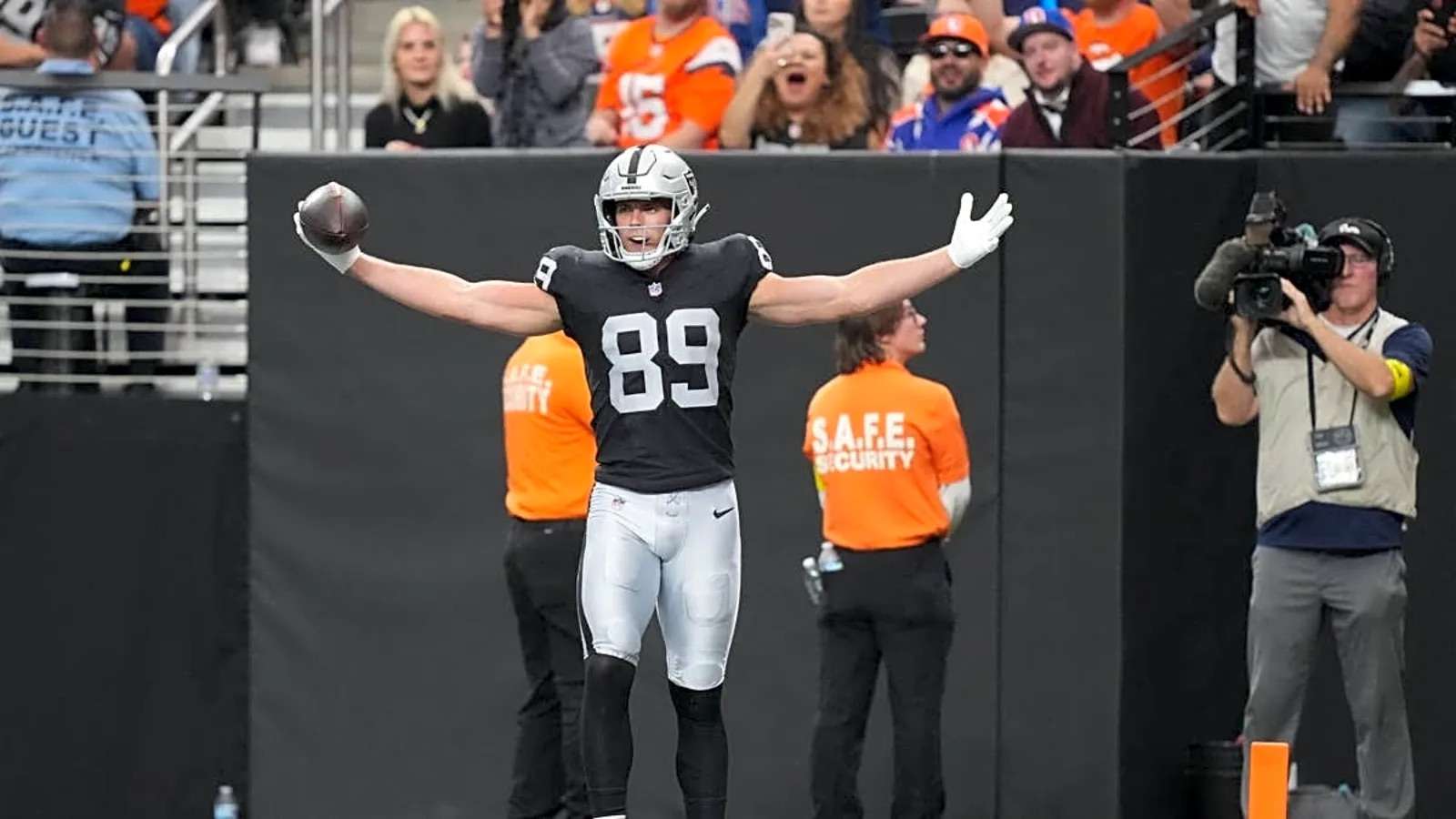 REPORT: Brock Bowers 'Expected' To Make Season Debut In Week 3 vs Saints - Daily Snark